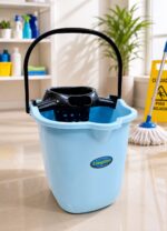 BALDE CON ESCURRIDOR C/RUEDAS LIMPLAST