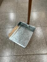 PALA DE CHAPA GALVANIZADA CON CABO - Imagen 2